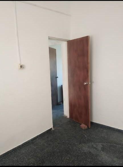 Alquiler Casa 2 dormitorios con amplio jardín fondo y garaj