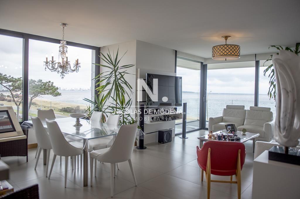 Vende apartamento equipado de 3 dormitorios al ,