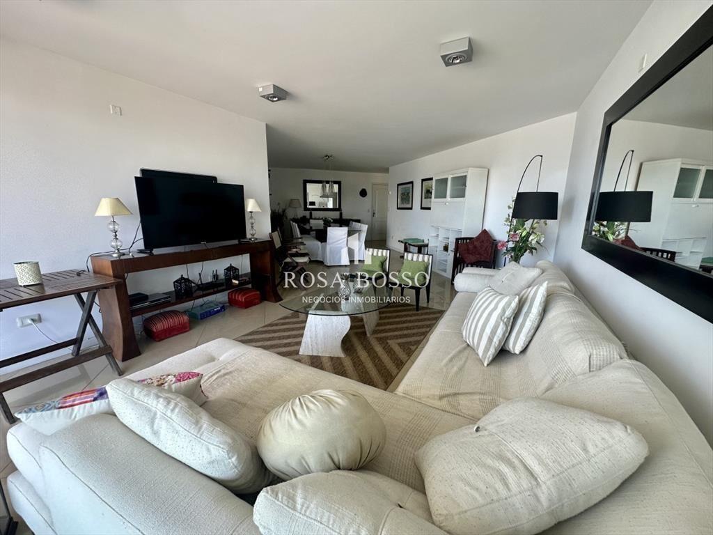 Alquiler de apartamento de 3 dormitorios + en en