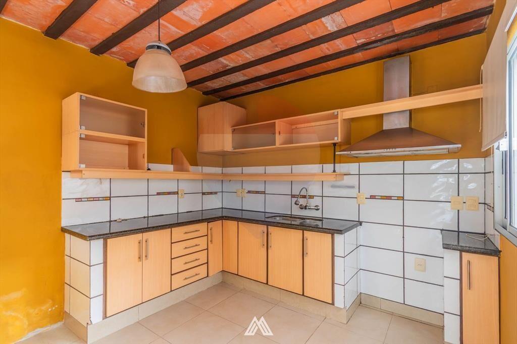 Venta de casa con 3 dormitorios en centro de Pando