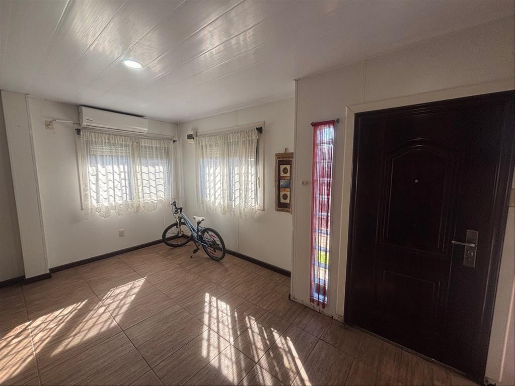 Excelente propiedad en barrio Lezica. Muy buen terreno.