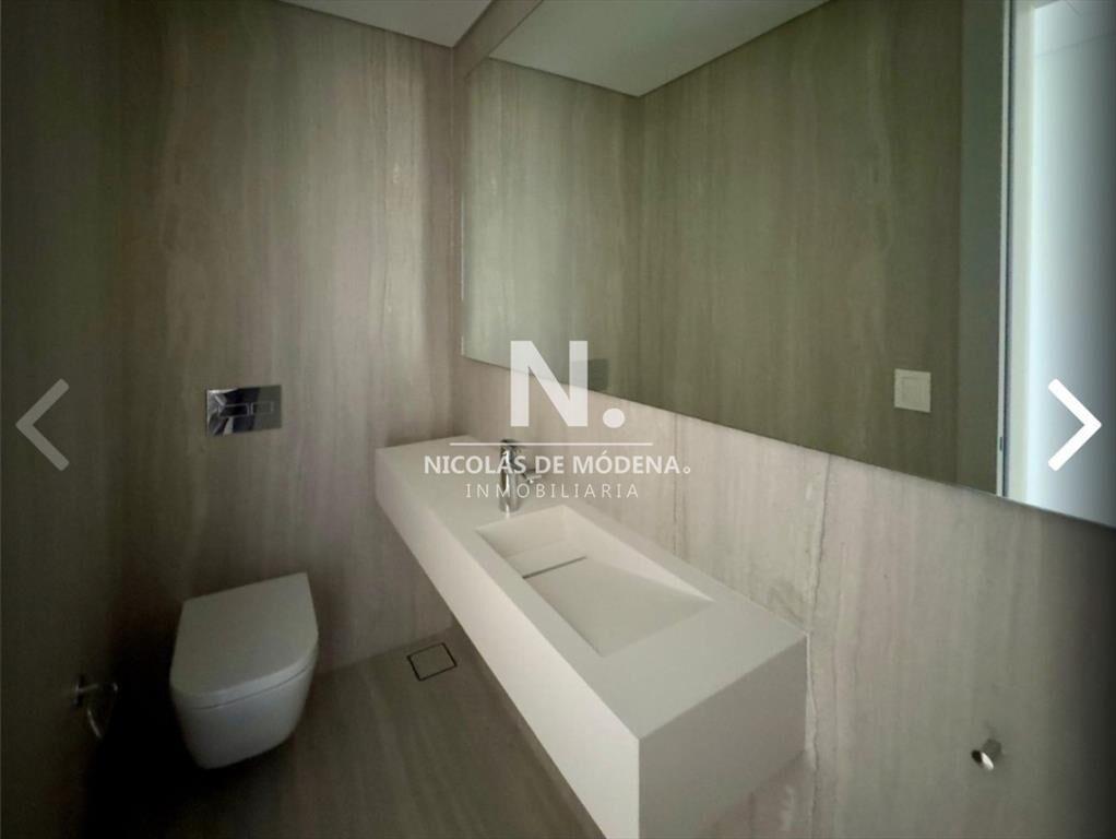Vende apartamento de 3 dormitorios con amplios al
