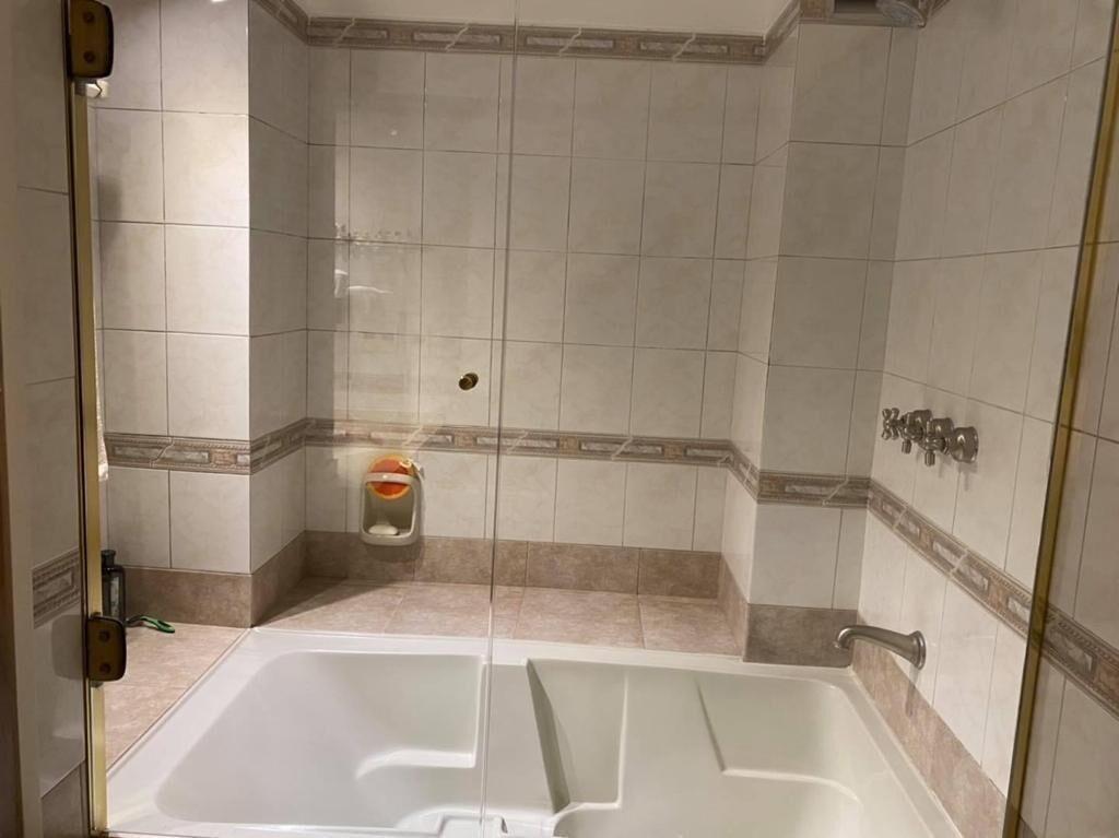 Pocitos Nuevo, proximo Rambla, 158 m2 , 3 dormitorios, reci