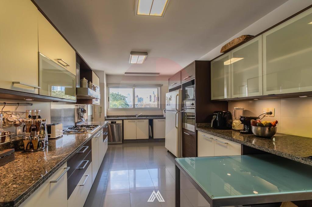 VENTA APARTAMENTO RAMBLA POCITOS 3/4 DORM 2GARAJES