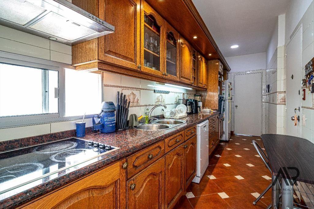 Venta Apartamento 3 dormitorios 3 baños c/cochera y serv...