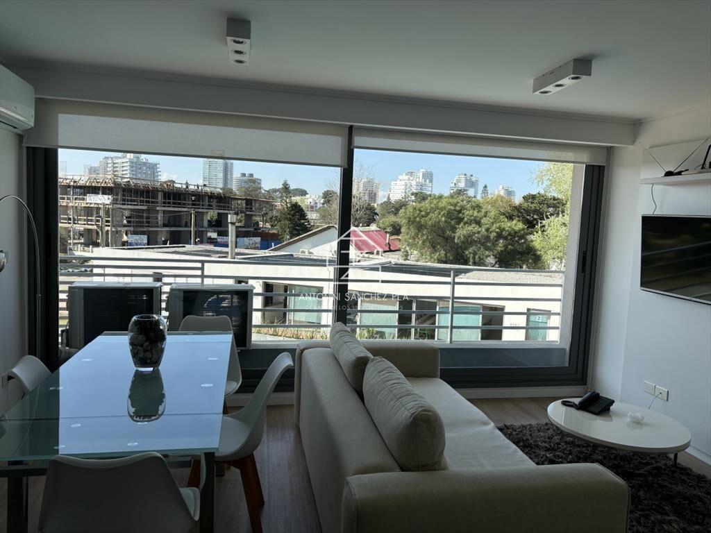 Apartamento en alquiler temporario Playa Mansa 2 dormitorio