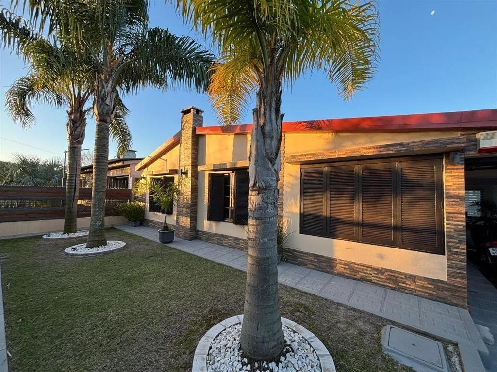 Casa en venta con apartamento en mismo padron piscina 560 m
