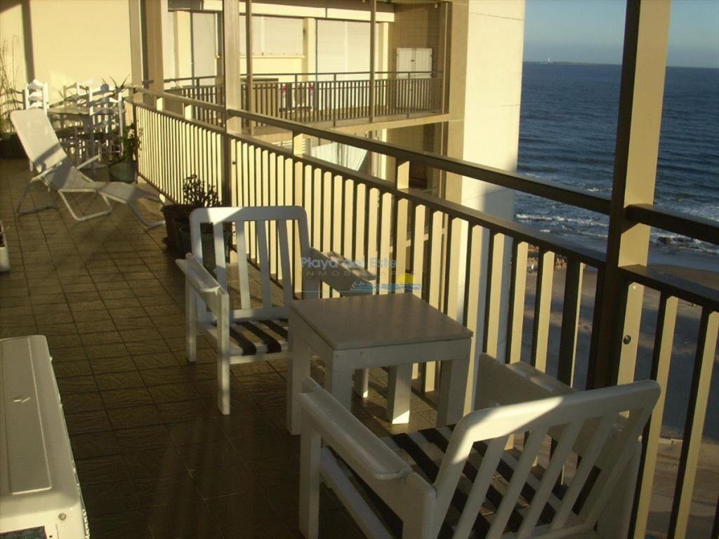 Apartamento de 2 dormitorios en Playa Brava , del