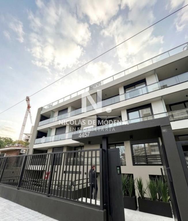 Apartamento de 2 Dormitorios al Frente con en