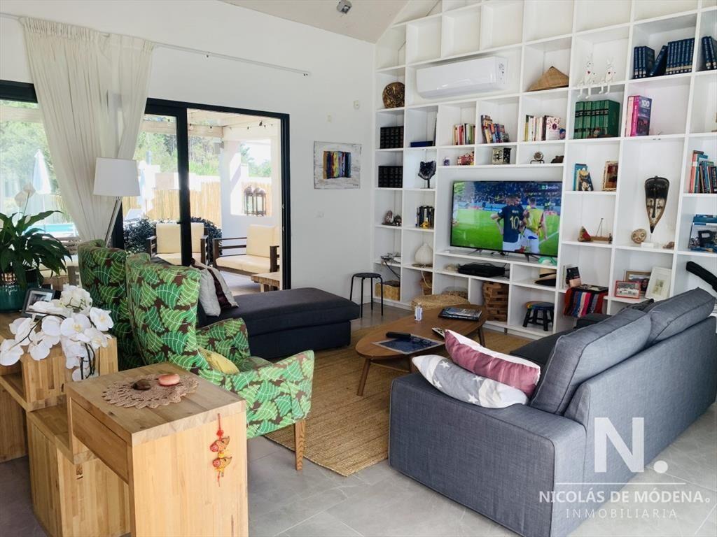 Moderna casa en Venta, 3 dormitorios, Punta del Este
