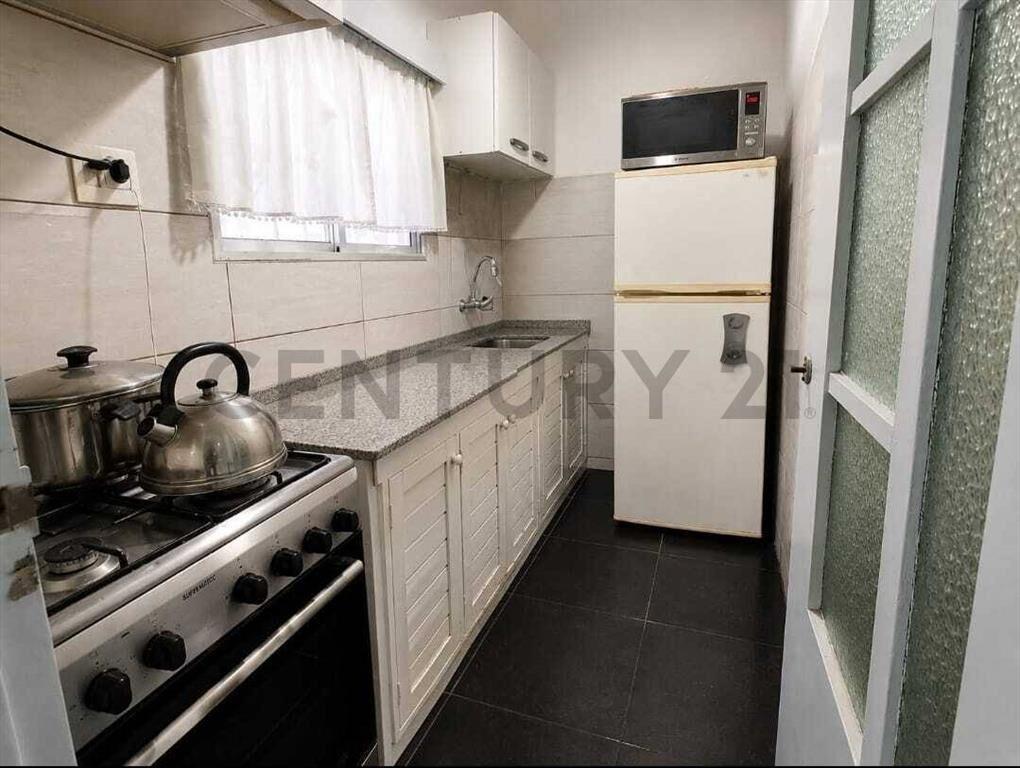 Venta inversión/vivenda/Permuta/1er piso x escalera/2dor/...