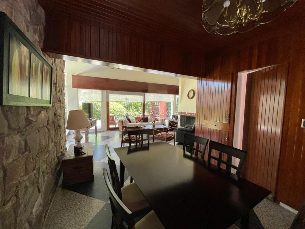 Casa en venta de 5 dormitorios en Mansa, Punta del Este.