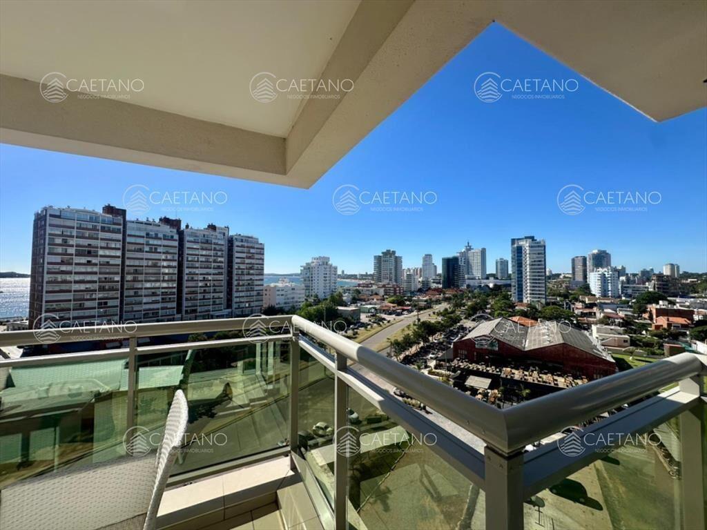Excelente apartamento en venta en Punta del Este con vista