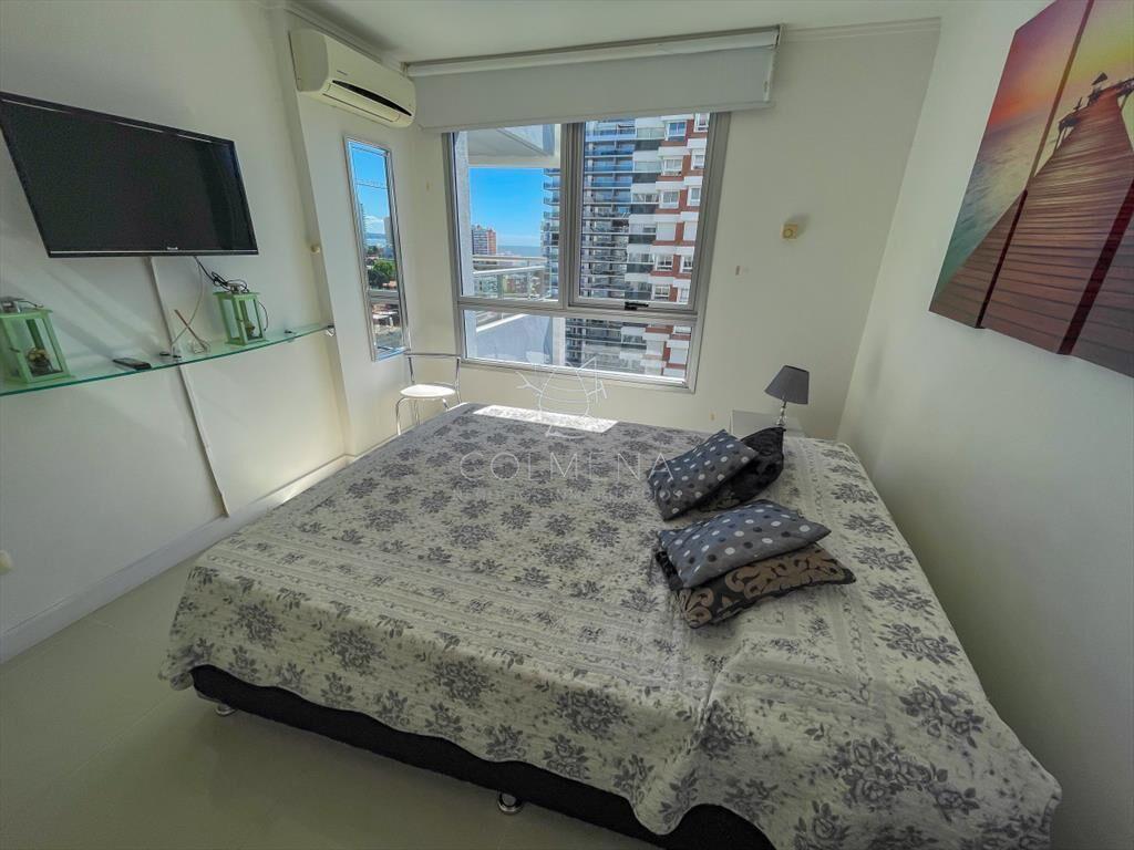 Exclusivo apartamento en alquiler de verano en Forest Tower