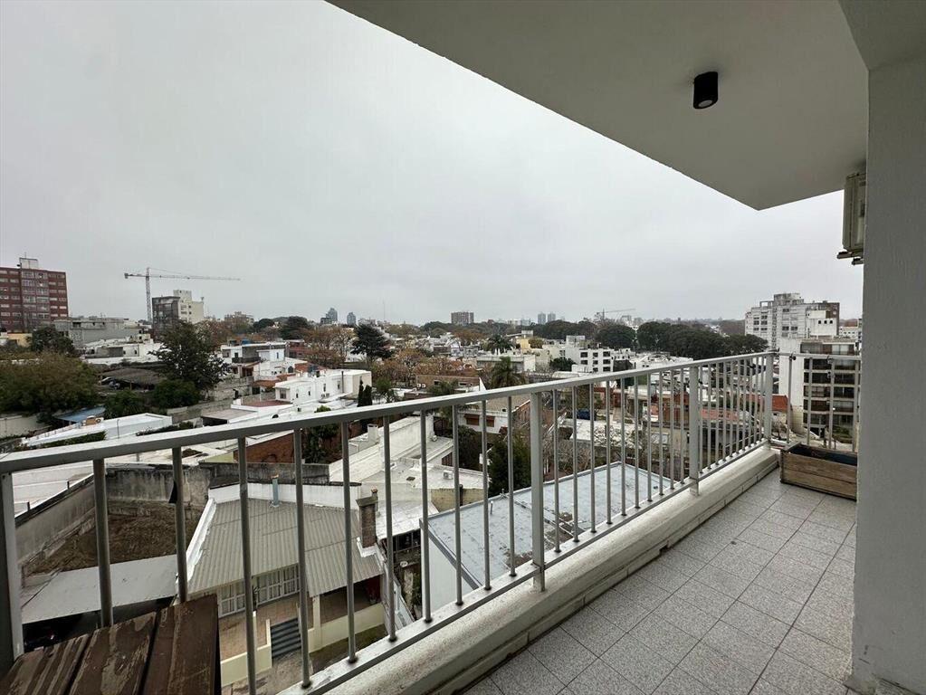 Se alquila Apartamento de dos dormitorios sobre la rambla d