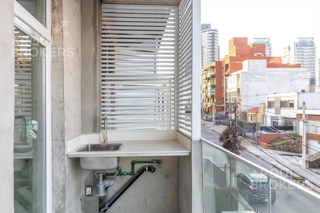 Apartamento de un dormitorio en venta en Puerto Buceo con