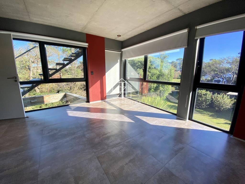 Casa Venta 2 dormitorios + servicio Punta del Este