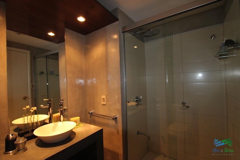 VENTA,1 dormitorio, 2 baños, con amplio living
