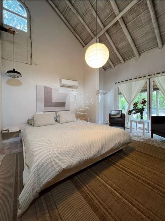 Amplia casa a la venta en Punta del Este de 6 en