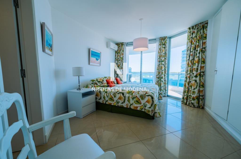 Apartamento de 3 dormitorios en venta. Torre Sol