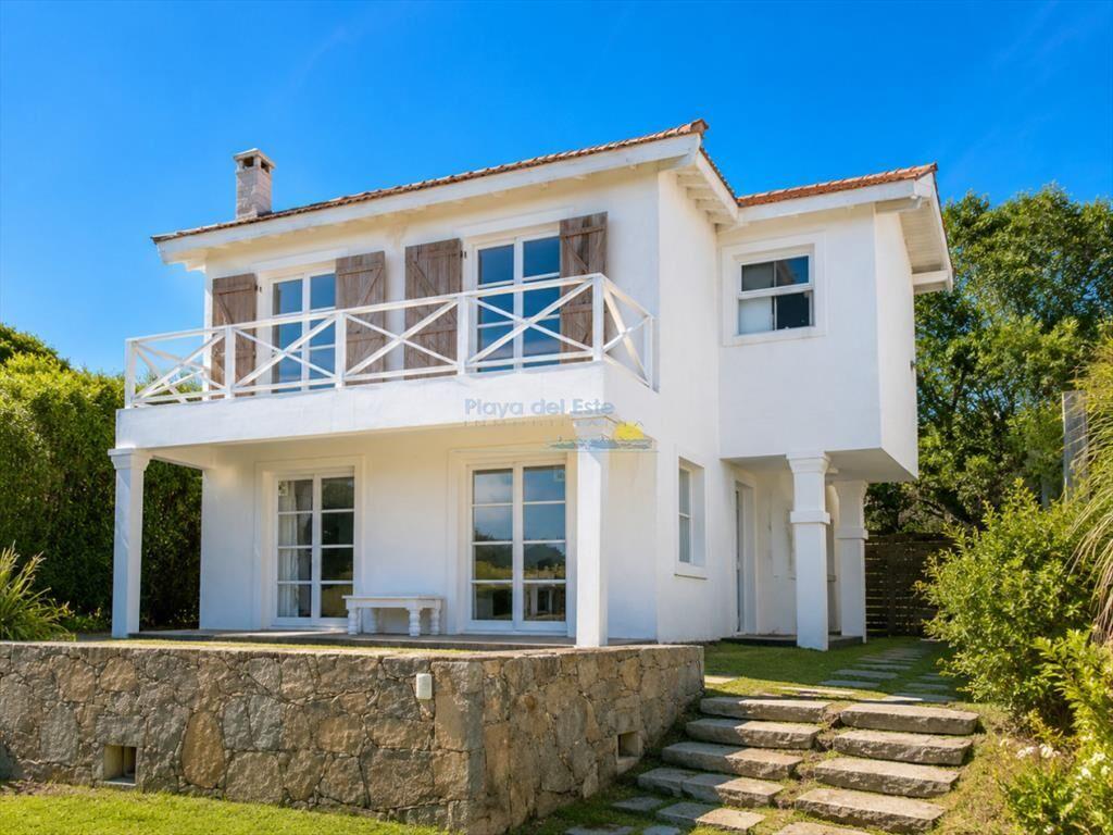 Alquiler Anual, Excelente Casa de 4 Dormitorios con Piscina