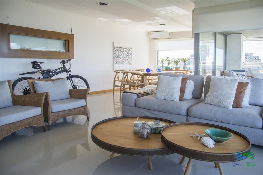 En venta Apartamento de 4 Dormitorios Penthouse en Brava Pu