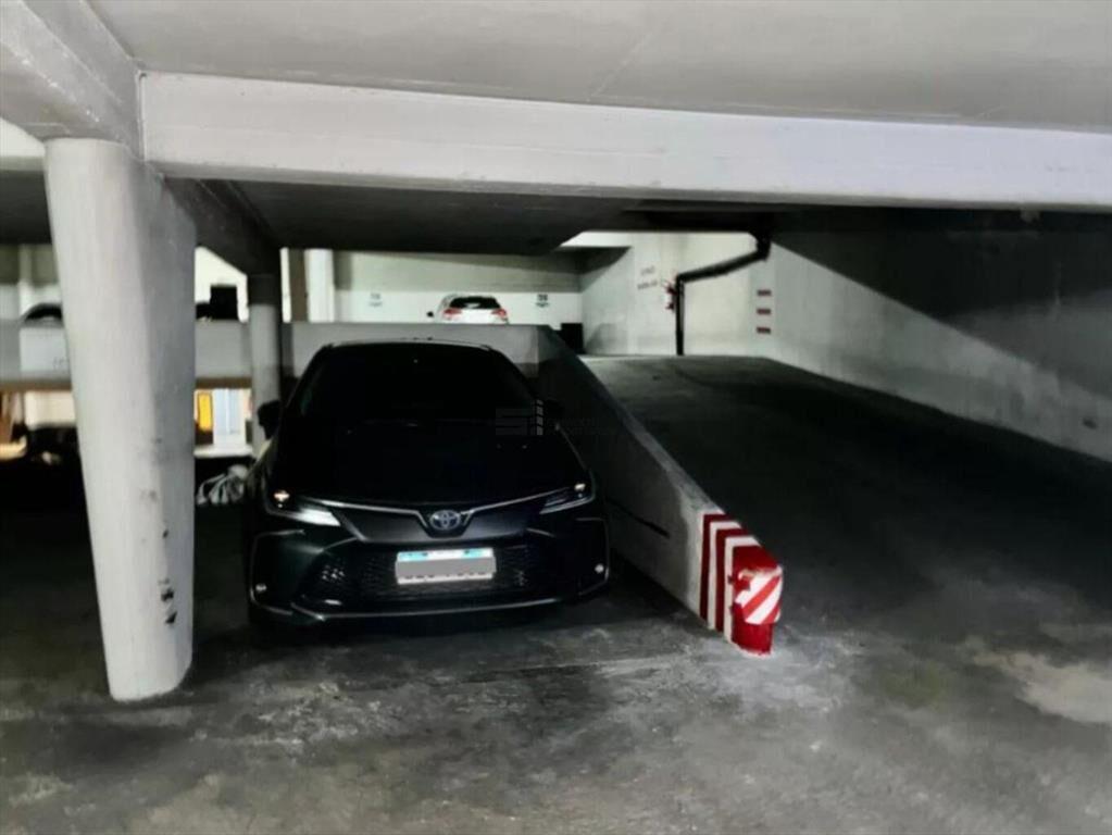 Cochera en venta Ciudad vieja , ideal inversión o uso.