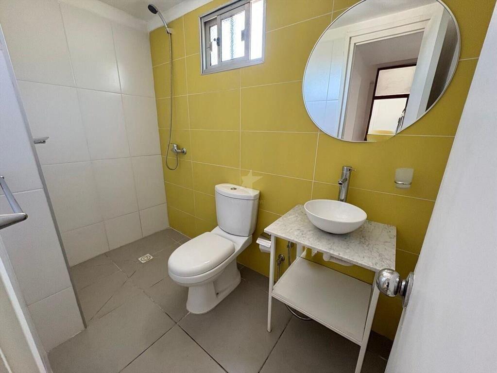 VENTA CASA POCITOS 3 DORM - 2 BAÑOS - AZOTEA C/PARRILLERO