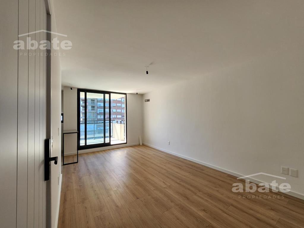 Venta apartamento 2 dormitorios en Parque Batlle al frente