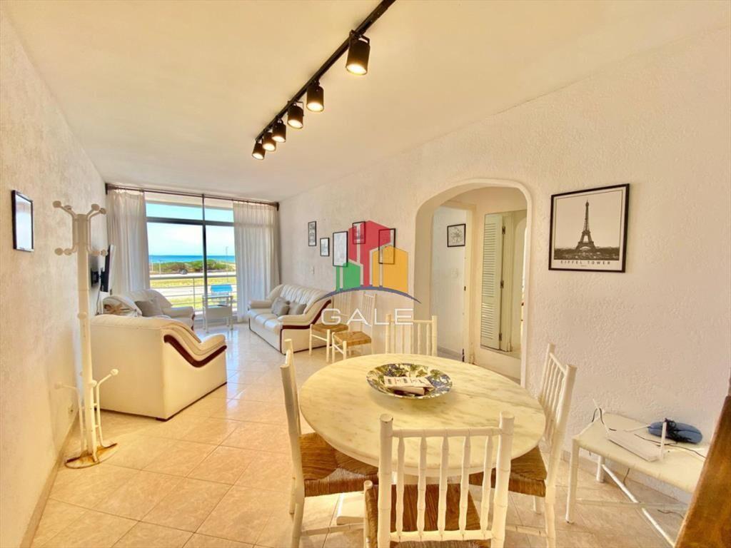 Apartamento de 2 dormitorio y medio en Primera de