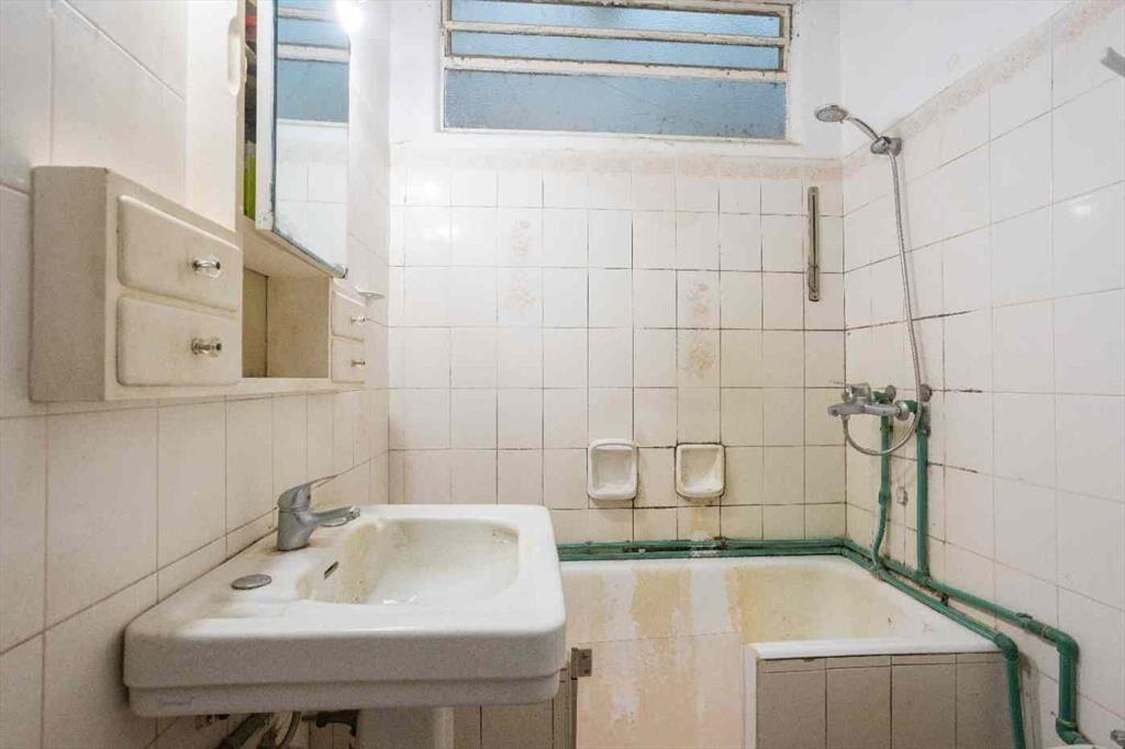 Venta PU Casa y Apto en Pocitos con garaje y fondo