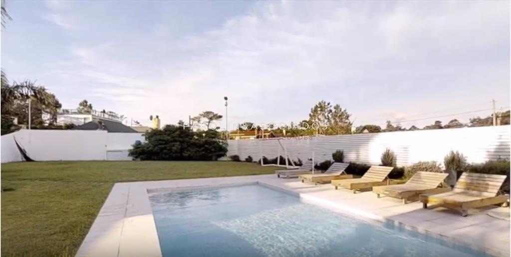 Hermosa casa ubicada en la Zona de Pinares.