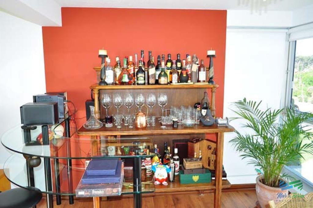 En venta apartamento 3 dormitorios, 2 baños, al