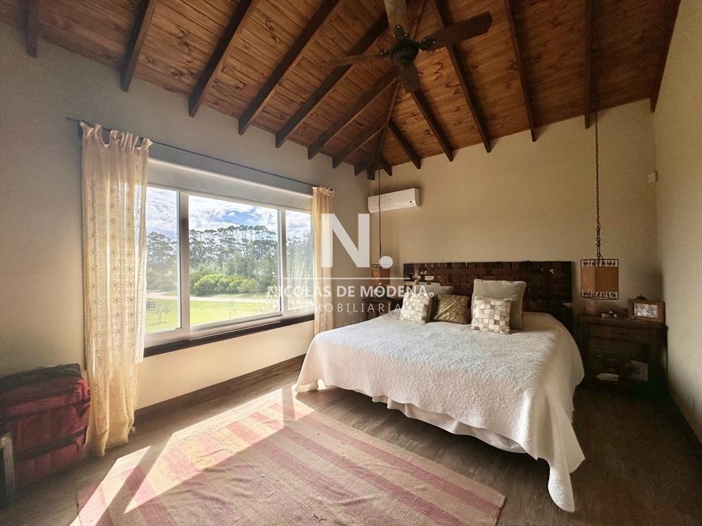 Casa de cuatro dormitorios en venta en Barrio El