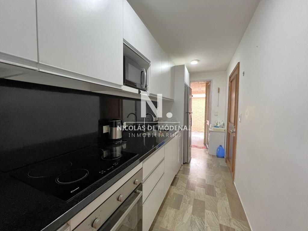 Vende apartamento de 3 dormitorios en Península
