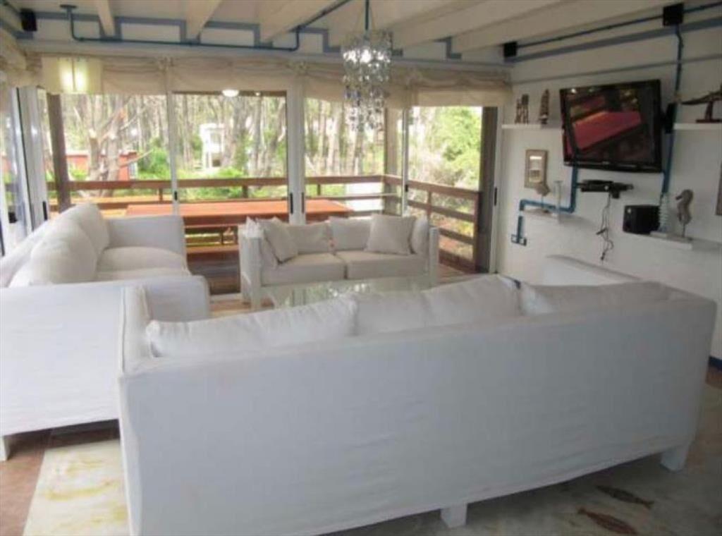 CASA EN VENTA DE 3 DORMITORIOS EN LA BARRA
