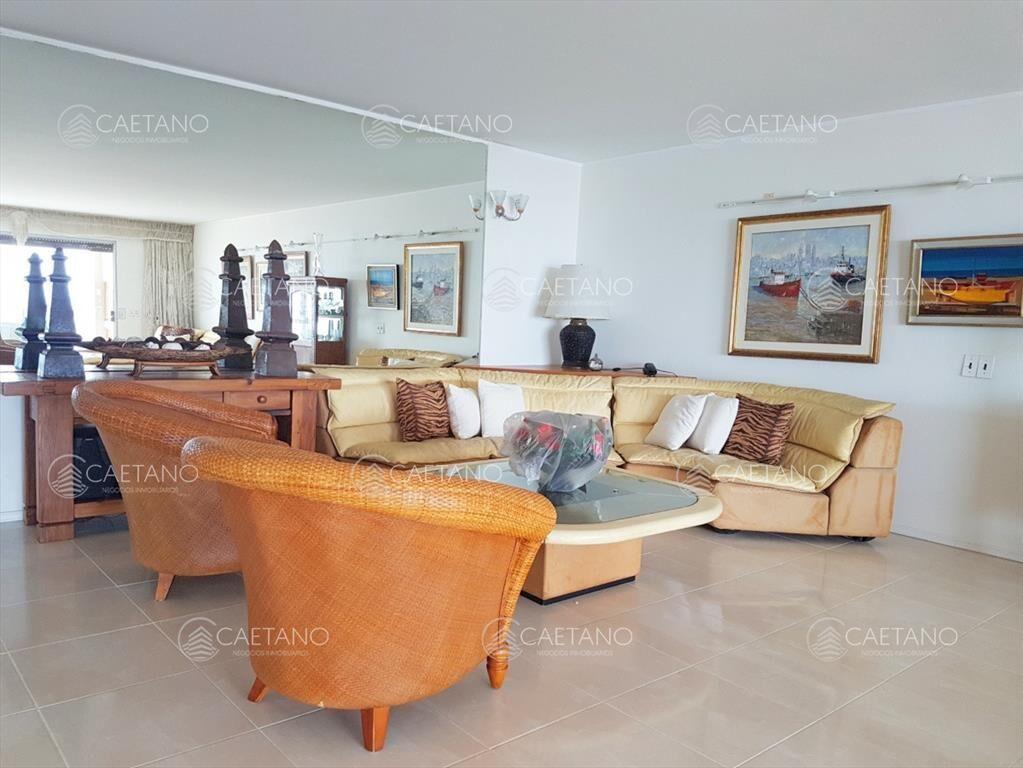 Hermoso y amplio apartamento con vista!
