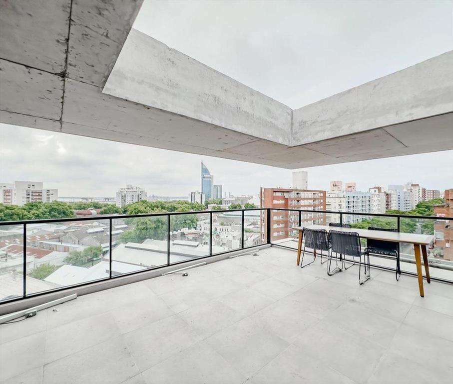 VENTA APARTAMENTO AV. LIBERTADOR 1 DORM CON PATIO