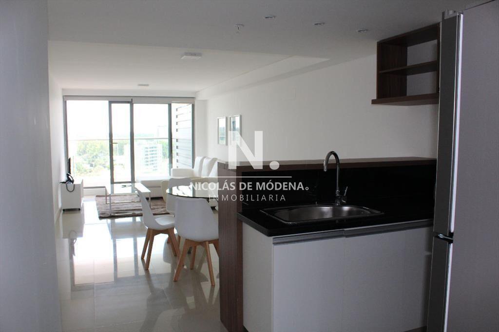 Apto 2 dorm, 2 baños y balcón