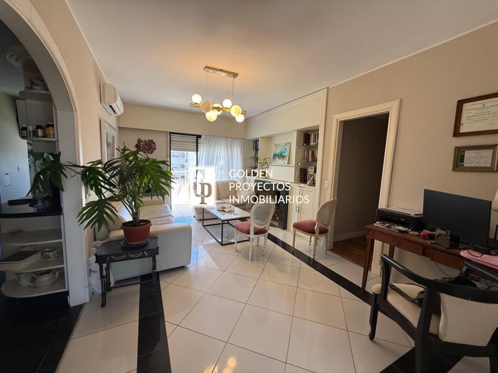 Penthouse en venta de dos dormitorios en Rambla
