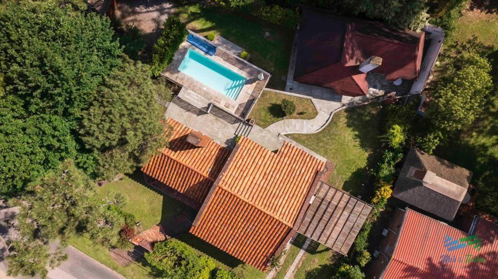 Casa en venta 4 dormitorios con piscina Pinares,