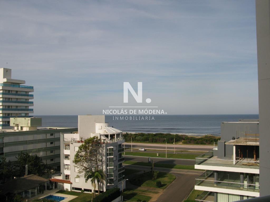 En venta apartamento en Aidy Grill de 3 Punta del