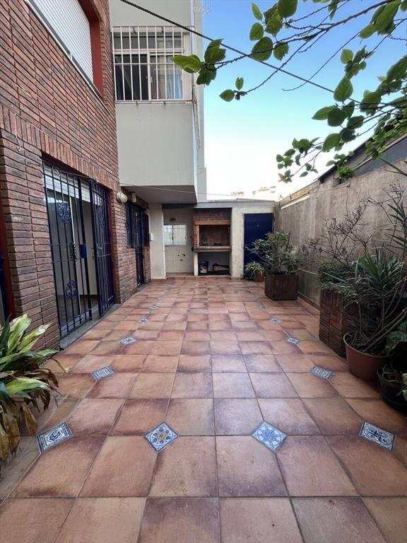 Divino Apto Planta Baja con Patio a metros de Rambla Playa