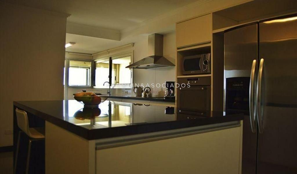 Apartamento en venta de 3 dormitorios en torre