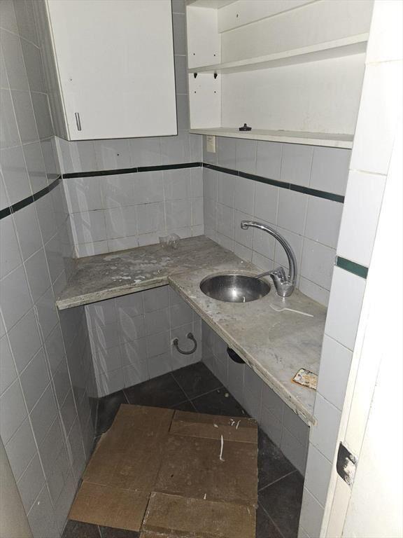 25 de mayo y Zabala, gran esquina, 27 mts de frente, 245 m2