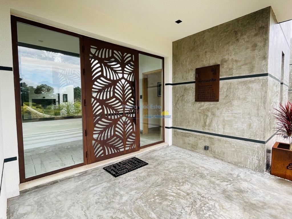 Hermosa casa en Acres de Solanas