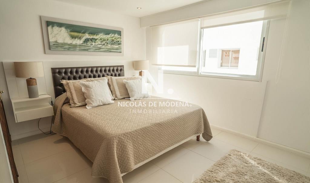 Departamento en venta de 6 dormitorios frente al