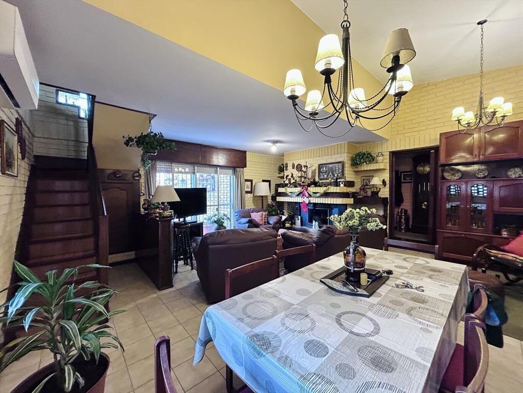 Venta casa 4 dormitorios con jardín, piscina , barbacoa y g
