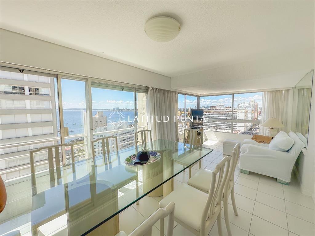 Apartamento en Peninsula, 3 dormitorios y