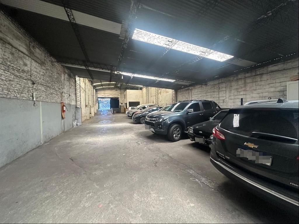 Venta local comercial o terreno galpón Buceo sobre Rivera